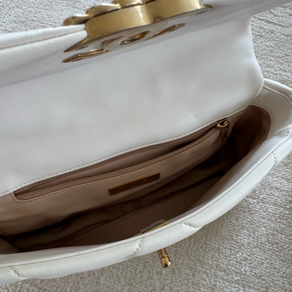 Chanel Ivory Quilted Shoulder Bag with Chain Strap - Picture 7 of 8